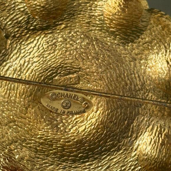 124 CHANEL VINTAGE FLOWER BROOCH WITH STONE - Picture 3 of 4